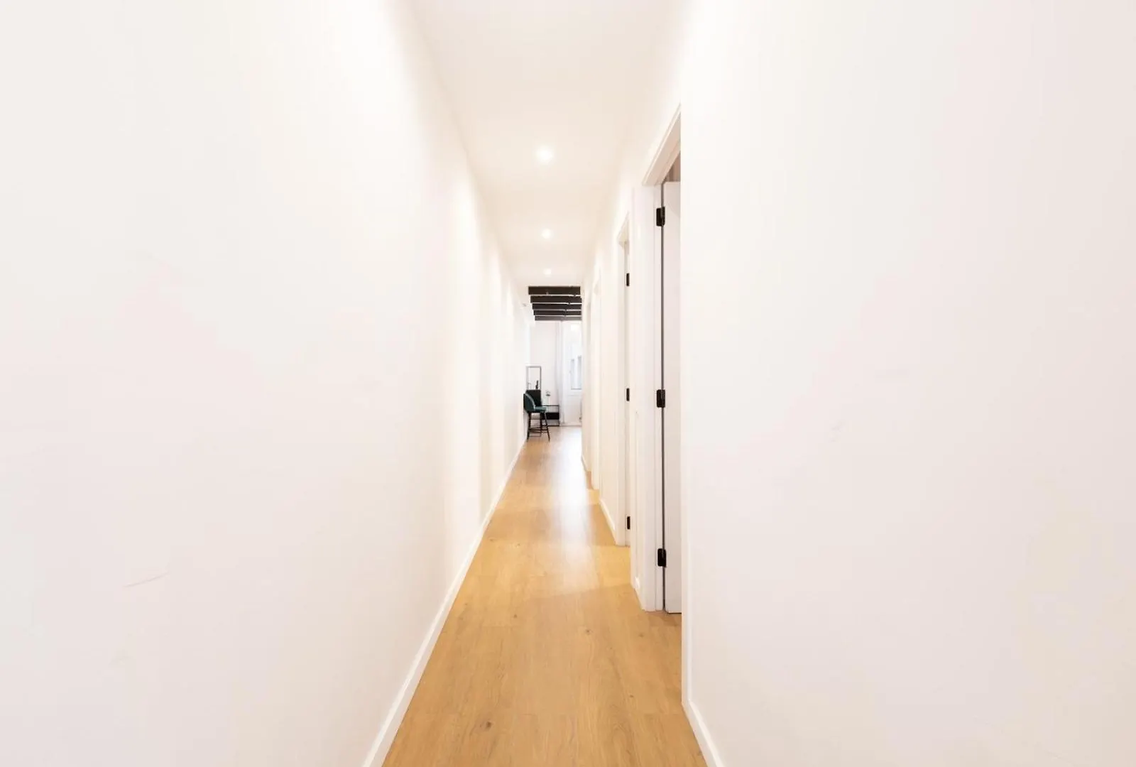 Bebarceloner Eixample Apartments - 4 Bedrooms